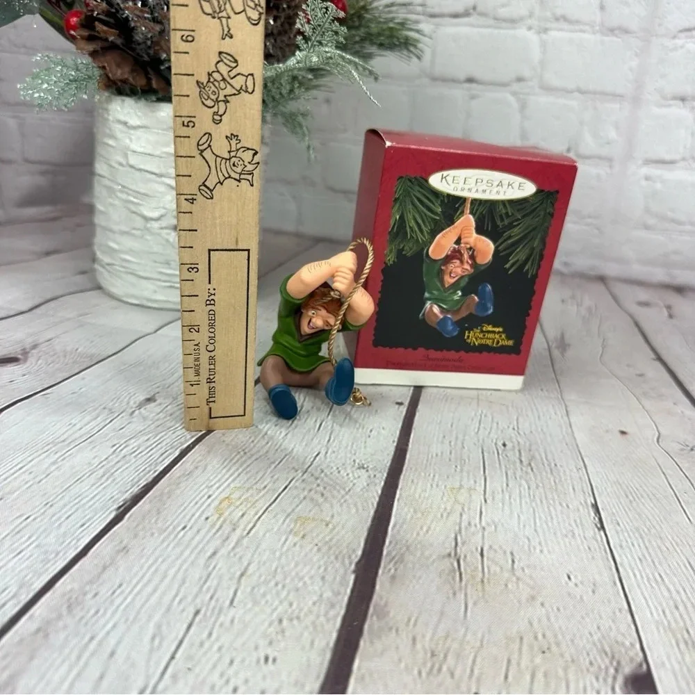 Vintage disney hallmark Keepsake Ornament 90s quasimodo hunchback of notre dame